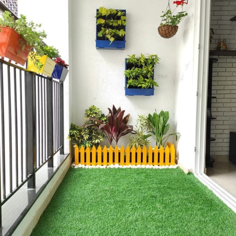 Minimalist Green Haven for Compact Terraces